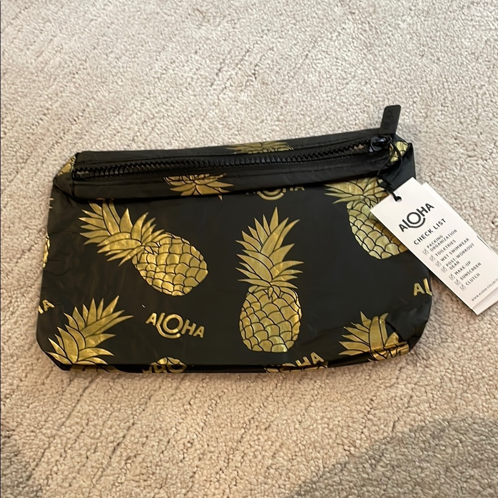 Aloha Black and Gold Pineapple Clutch